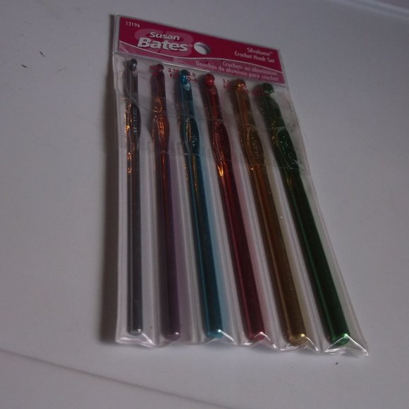 metal crochet hooks. - Picture 2 of 2